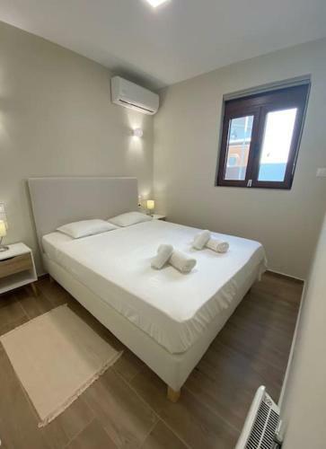 Makry-gialos Luxury Seaview Apartment