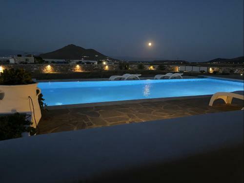 Newly Built Countryside Home With Access To Pool