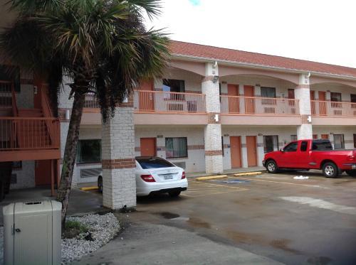 Motel Hometowner Inn & Suites