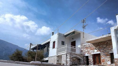 Lionas Seaside Retreat