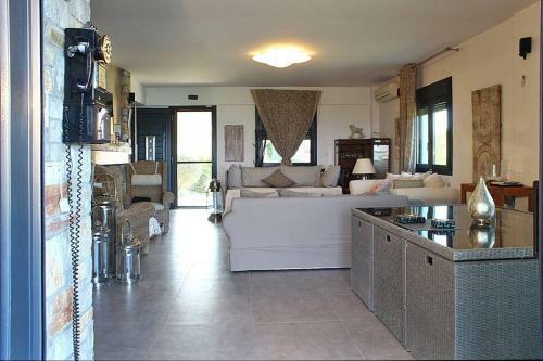 Elikon Luxury Villa