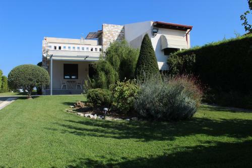 Elikon Luxury Villa