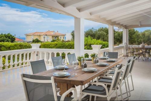 Villa Feinikas