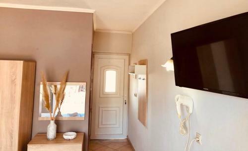 Poplar Lofts & Apartments Karavouzi