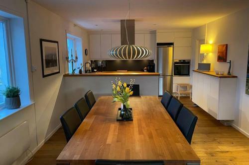 Hus I Rolig Str�k Sentralt I Svolv�r.