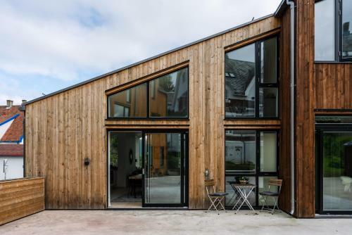 Modern Villas In Plush Town