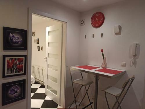 Apartment Bonerowska Lower Ground Floor