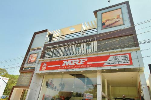 Hotel Oyo Flagship 11531 Sathya Lodge