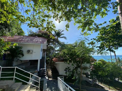 Hotel Kata White Villas