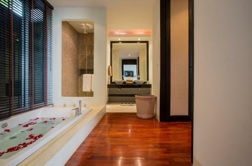 Kata Gardens Beach Apartment