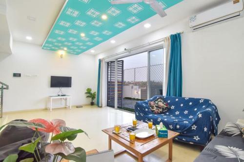 Luxurious 4-bhk Villa With Private Swimming Pool & Parking