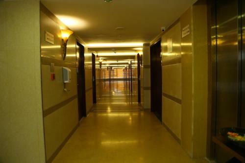 Hotel Raaj Bhaavan Clarks Inn Chennai