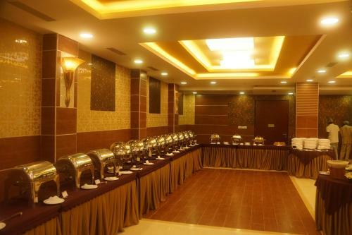 Hotel Raaj Bhaavan Clarks Inn Chennai