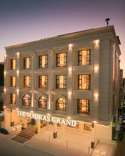 Hotel The Madras Grand
