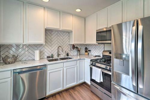 Modern Littleton Home With Yard Pets Welcome!