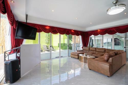 Luxury Villa 8 Bedroom In Patong Beach Villa Infinity