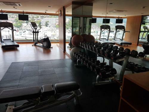 Hostal 3306 Patong Beachfront Apartment Cozy Condoresort