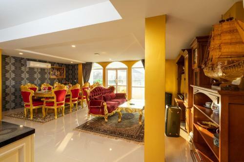 Exclusive Castle Villa With Two Pools+gym+cinema Patong
