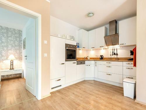 Beautiful Apartment In S�ll With Garden