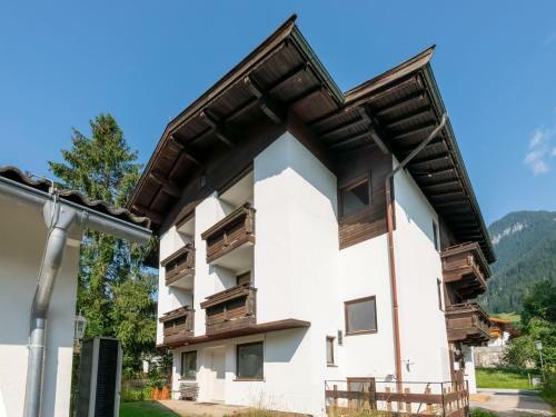 Beautiful Apartment In S�ll With Garden