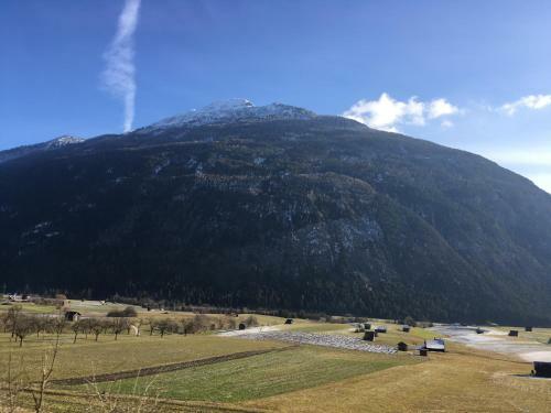 Apartamento Haus Tschirgantblick