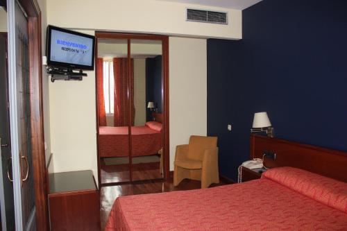 Hotel Mondragon
