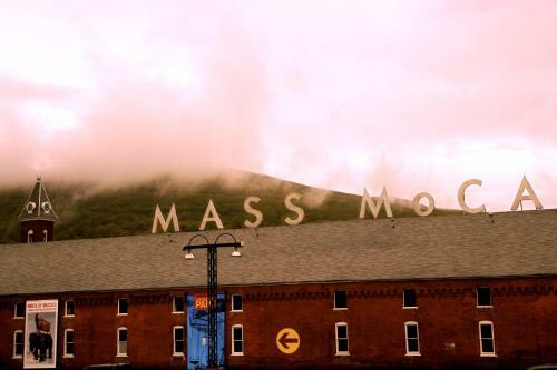Posada The Porches Inn At Mass Moca