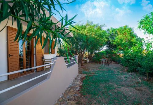 Casa Sofianna 2-bedroom Home Next To Sandy Beach