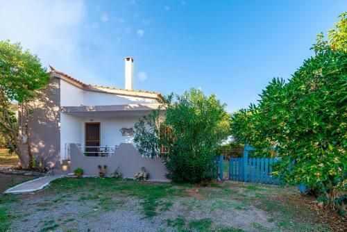 Casa Sofianna 2-bedroom Home Next To Sandy Beach