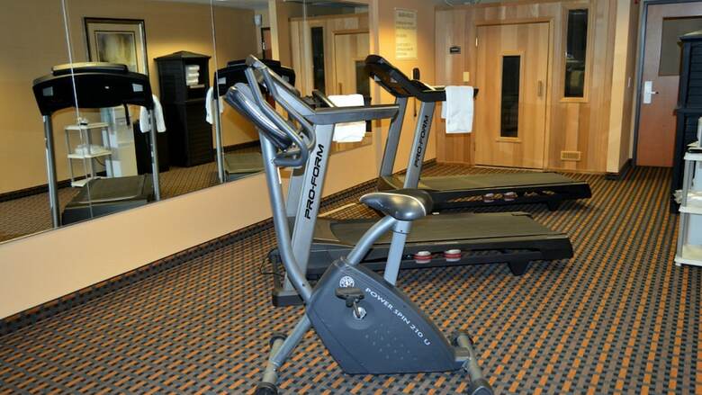 Holiday Inn Express Hotel & Suites Suffolk