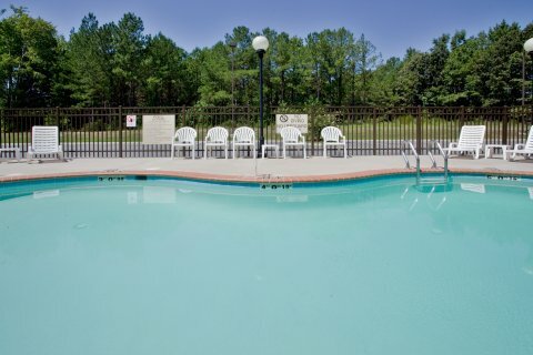 Holiday Inn Express Hotel & Suites Suffolk