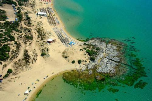 Nea Peramos Large Apartment Near The Beach