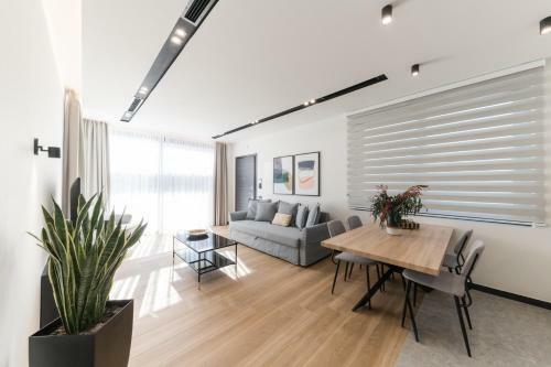 Apartamento Vida Omirou Residences