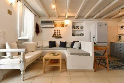 Centrally Located House For 4 Ppl In Naousa