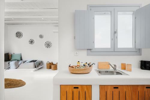 Lodge Xerolithos Natural Living