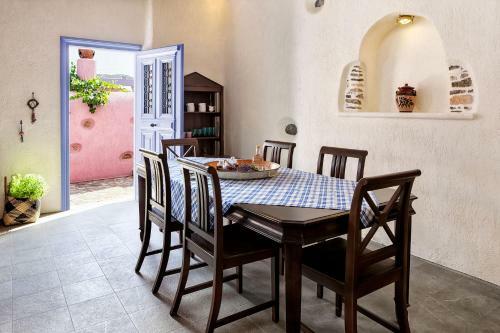 Villa Georgilas Cave House