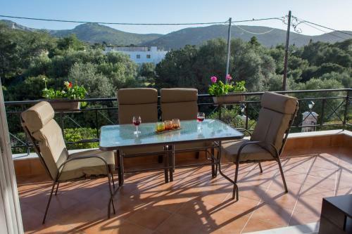 Athenian Riviera Family House