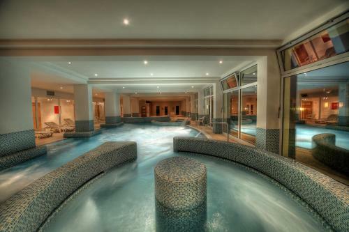 K�t Korona Konferencia �s Wellness Hotel