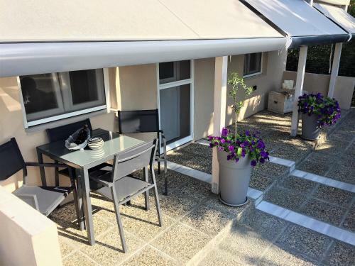 Athina's Apartments & Studio