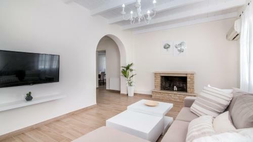 White Collection Villas & Suites - Pnoe Villa