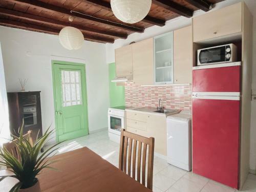 Central Traditional Cycladic House With Garden