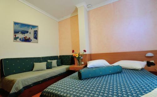 Adonis City Hotel