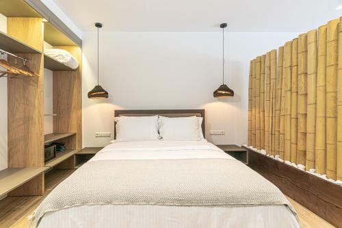 Hotel F & S Lounge Suites