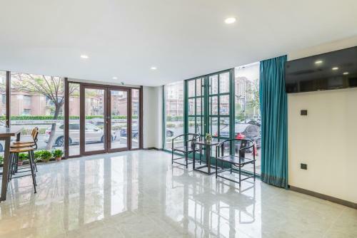 Urba Hotel Huayuan Subway Station
