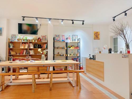 Little House City Youth Hostel