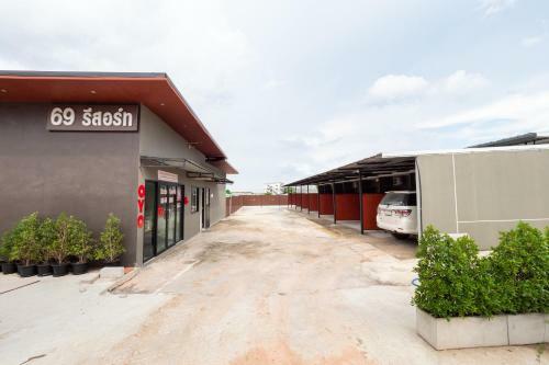 Hotel Oyo 939 69 Resort
