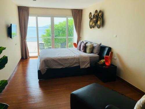 D-lux 4 Bed Beachfront Apartment With Sea View