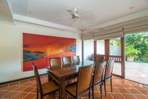 Villas In Nakatani Village By Lofty