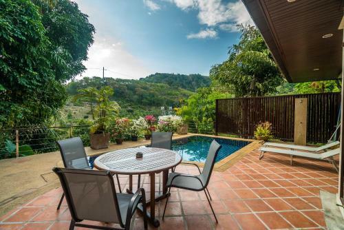 Villas In Nakatani Village By Lofty
