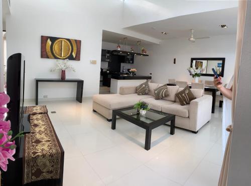 Apartamento Kamala Hills Estate